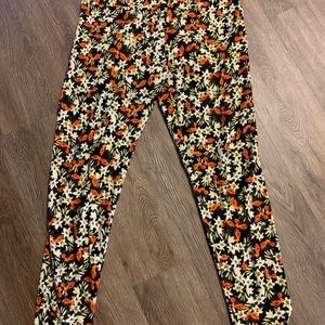 Soft leggings size TC